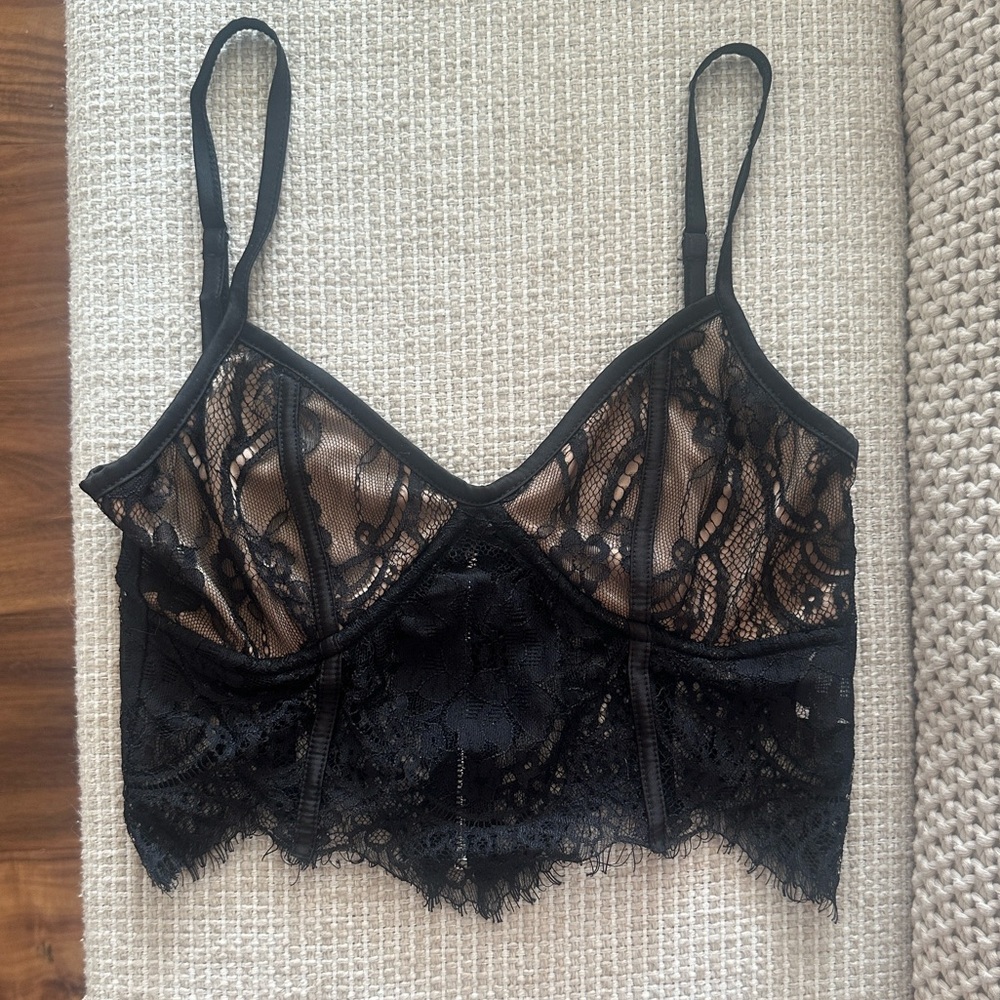 Tiger Mist Black Lace Crop Top - Picture 2 of 4